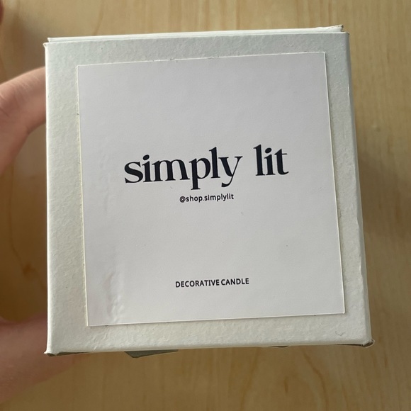 NWT trendy candle by Simply Lit - Picture 2 of 5